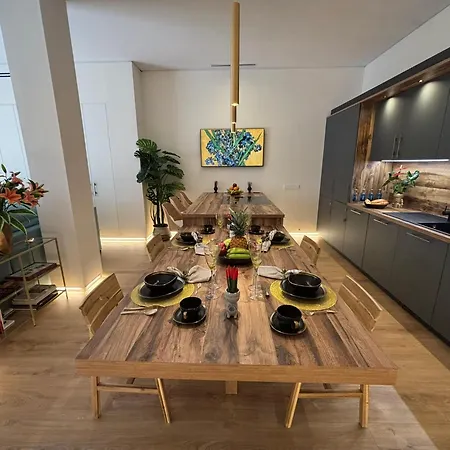 El Balcon Del Mercado Chico * Ávila